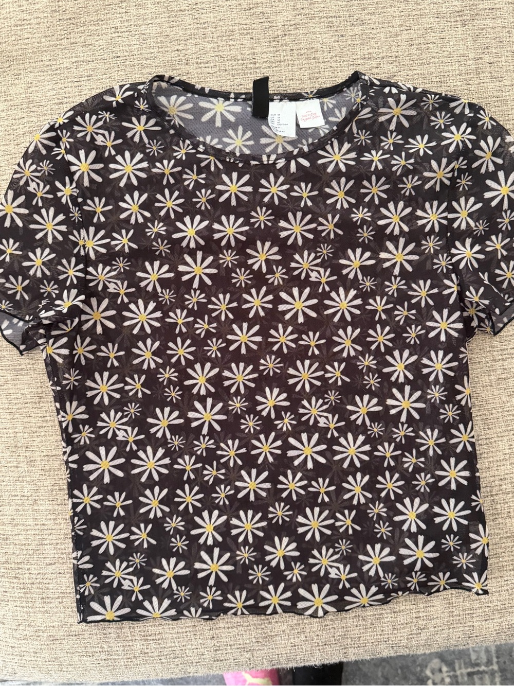 Women’s Black Daisy Print Short Sleeve Top